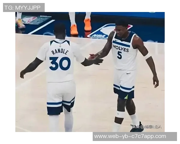 兰德尔半场表现出色9投6中助力球队三分球命中率高达667 兰德尔半场表现出色9投6中助力球队三分球命中率高达667