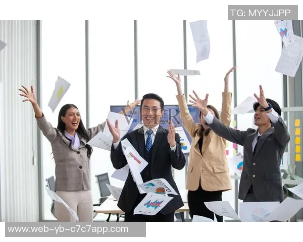 恩昆库幽默回应气球数量问题强调团队庆祝的重要性 恩昆库幽默回应气球数量问题强调团队庆祝的重要性