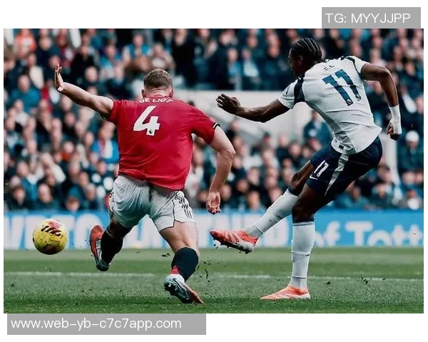 鲁尼谈利物浦领袖角色强调鼓励队友的重要性并回顾曼联热刺排名下滑经历