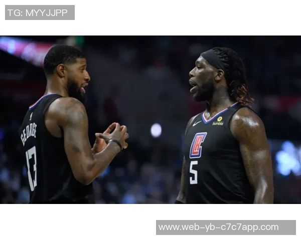 快船队的挑战与内讧:顺风球下的脆弱与争执分析 快船队的挑战与内讧:顺风球下的脆弱与争执分析