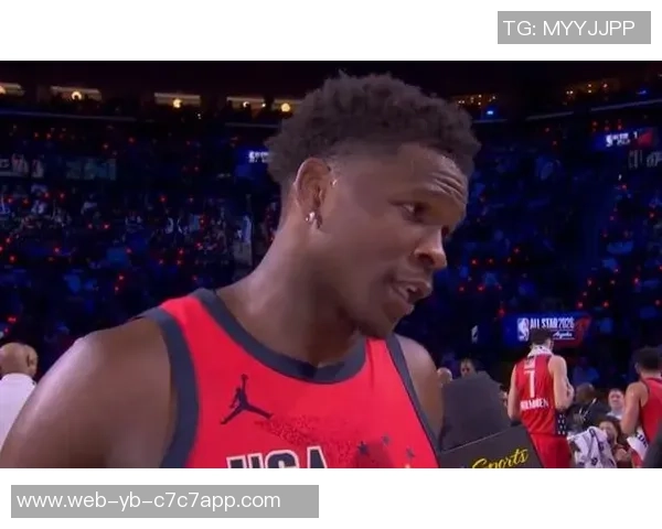 爱德华兹第三节火力全开9中7狂砍21分三节合计31分5篮板表现惊艳